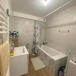 Modern And Well Done Flat Geneva - Self Check-in Apartman