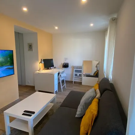 Modern And Well Done Flat Geneva - Self Check-in Apartment Saint-Genis-Pouilly