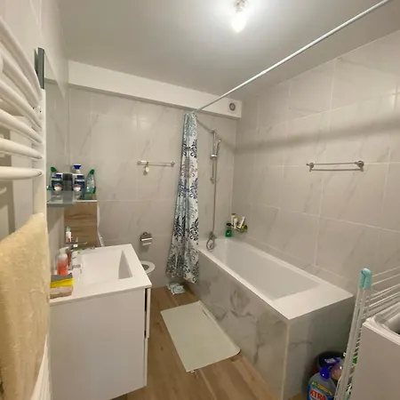 Modern And Well Done Flat Geneva - Self Check-in Apartment